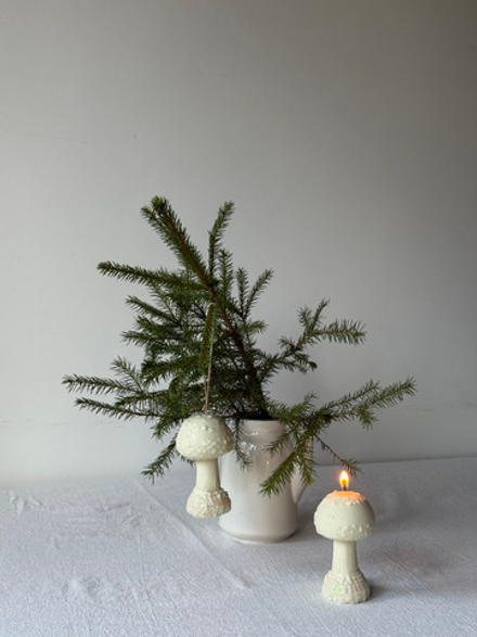 Свеча-ёлочная игрушка «Белоснежный Мухомор».