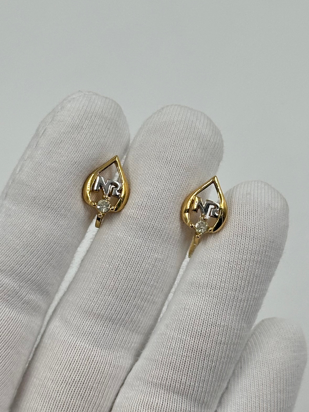 Миниатюрные клипсы Nina Ricci