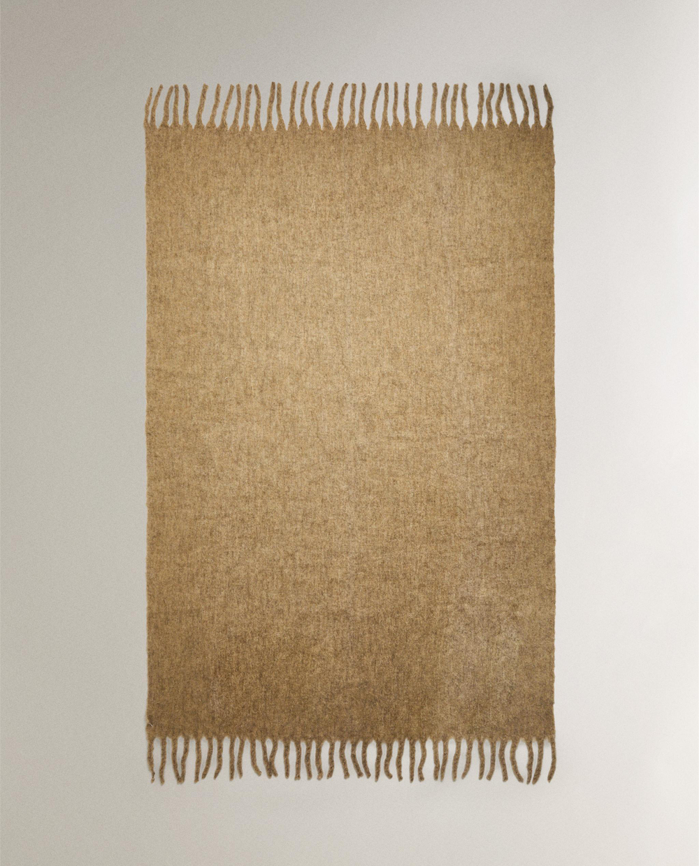 Zara Home плед из полиэстера, светло-бежевый, 140x190 см