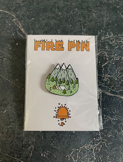 Значок металлический на одежду/Пин. Camp