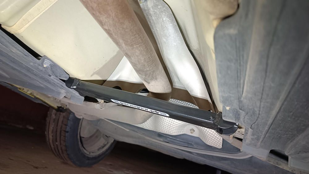 Распорка средняя нижняя Suzuki Swift 5 (ZC33S)