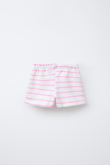 ZARA ШОРТЫ-БЕРМУДЫ ИЗ МЯГКОЙ ТКАНИ С ПРИНТОМ PEPPA PIG ™, РОЗОВЫЙ