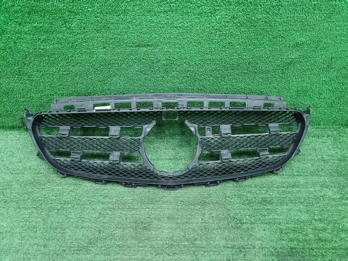 Решетка радиатора Mercedes E W213 (2016-2021) AMG