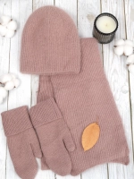 Комплект зимний шапка с шарфом и перчатками теплый вязаный