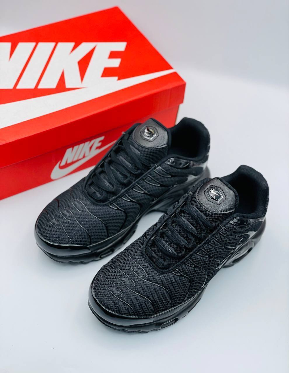Кроссовки Nike Air Max Plus Triple Black Tn