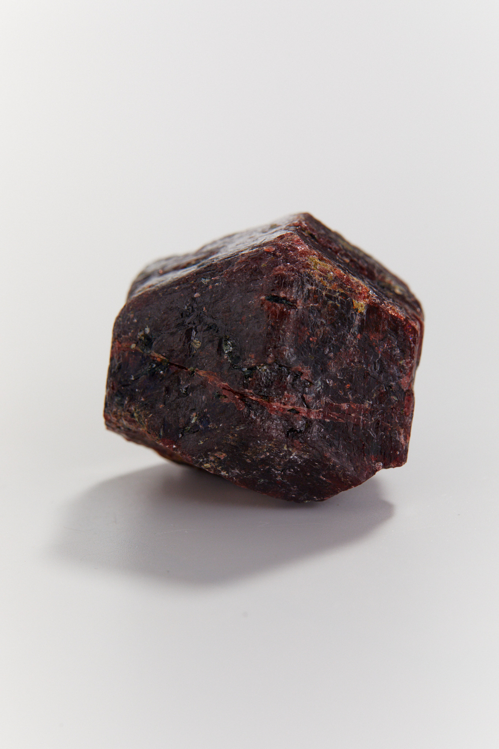 Альмандин (гранат) кристалл М