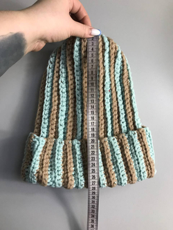 Шапка в контрастную полоску