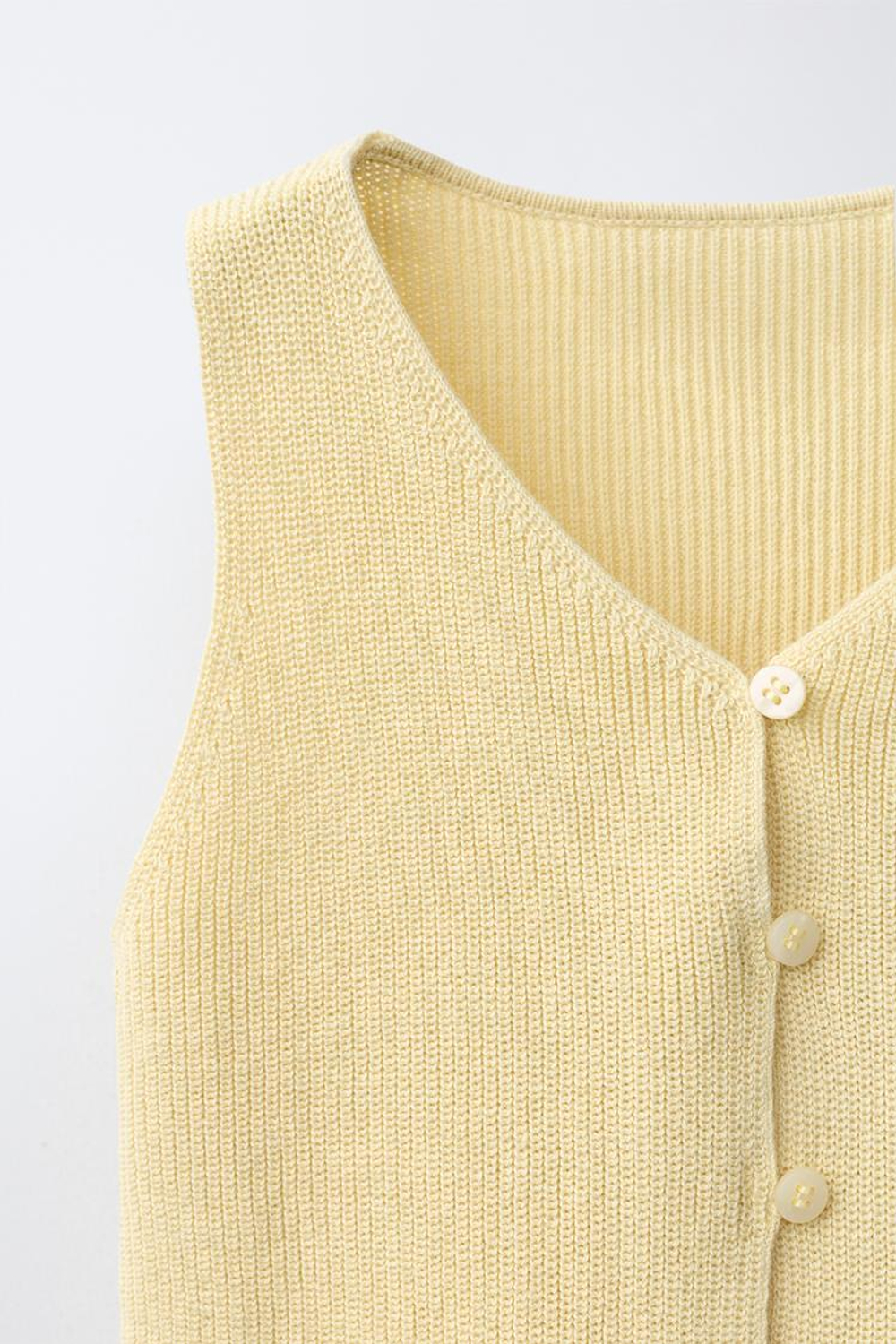 ZARA ТРИКОТАЖНЫЙ ТОП С ПУГОВИЦАМИ, СВЕТЛО-ЖЕЛТЫЙ