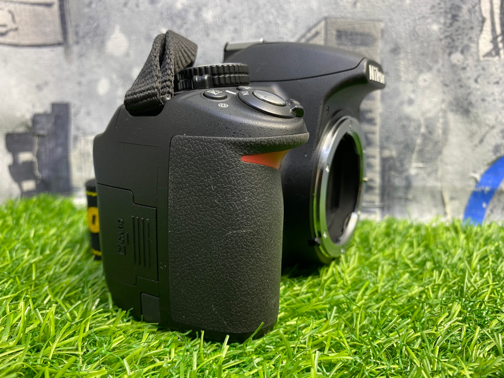 Nikon D3100 + 18-55mm 1300 кадров Покупка/Продажа