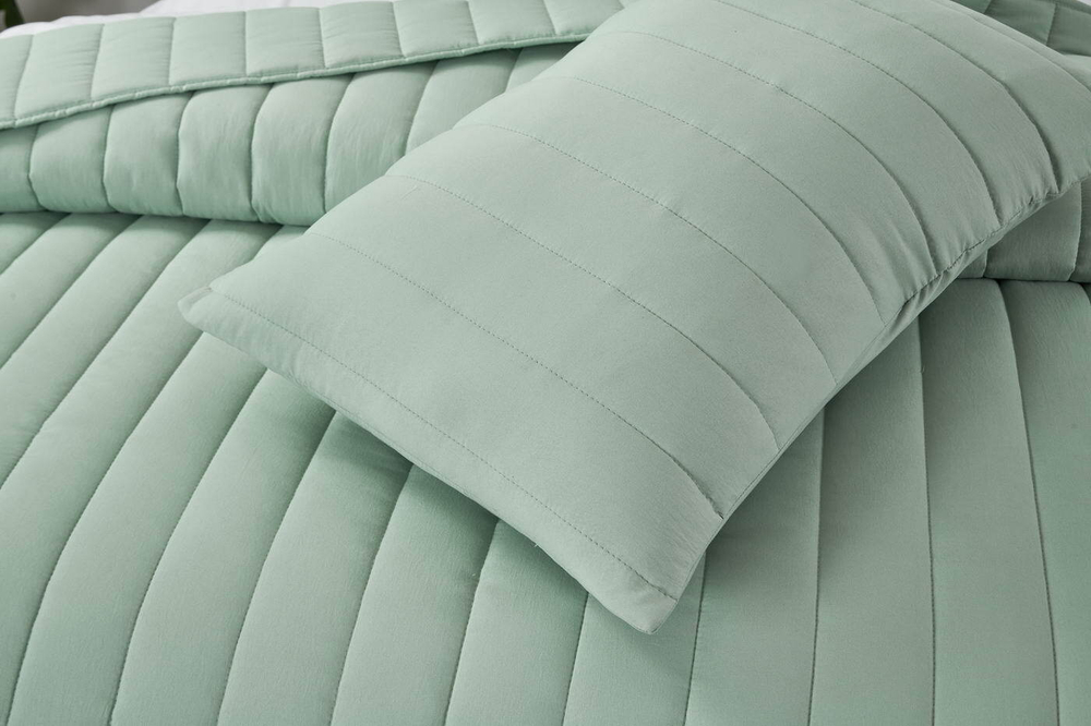 Покрывало 230х250 и 2 наволочки 50х70 Sofi De MarkO Микаэль Изумруд