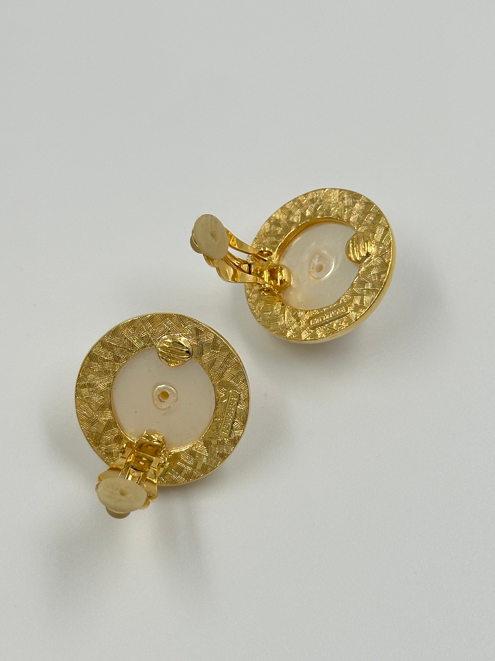 Клипсы с «жемчугом» Richelieu