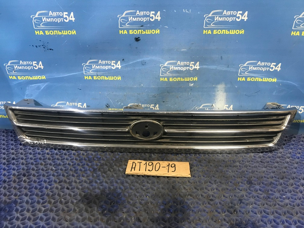 Решетка радиатора TOYOTA CARINA E 1996