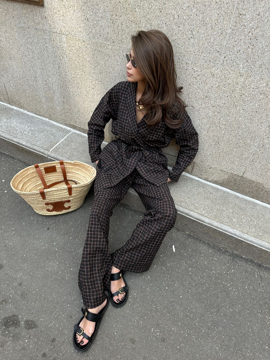 Костюм из хлопка кимоно и брюки с абстрактным принтом