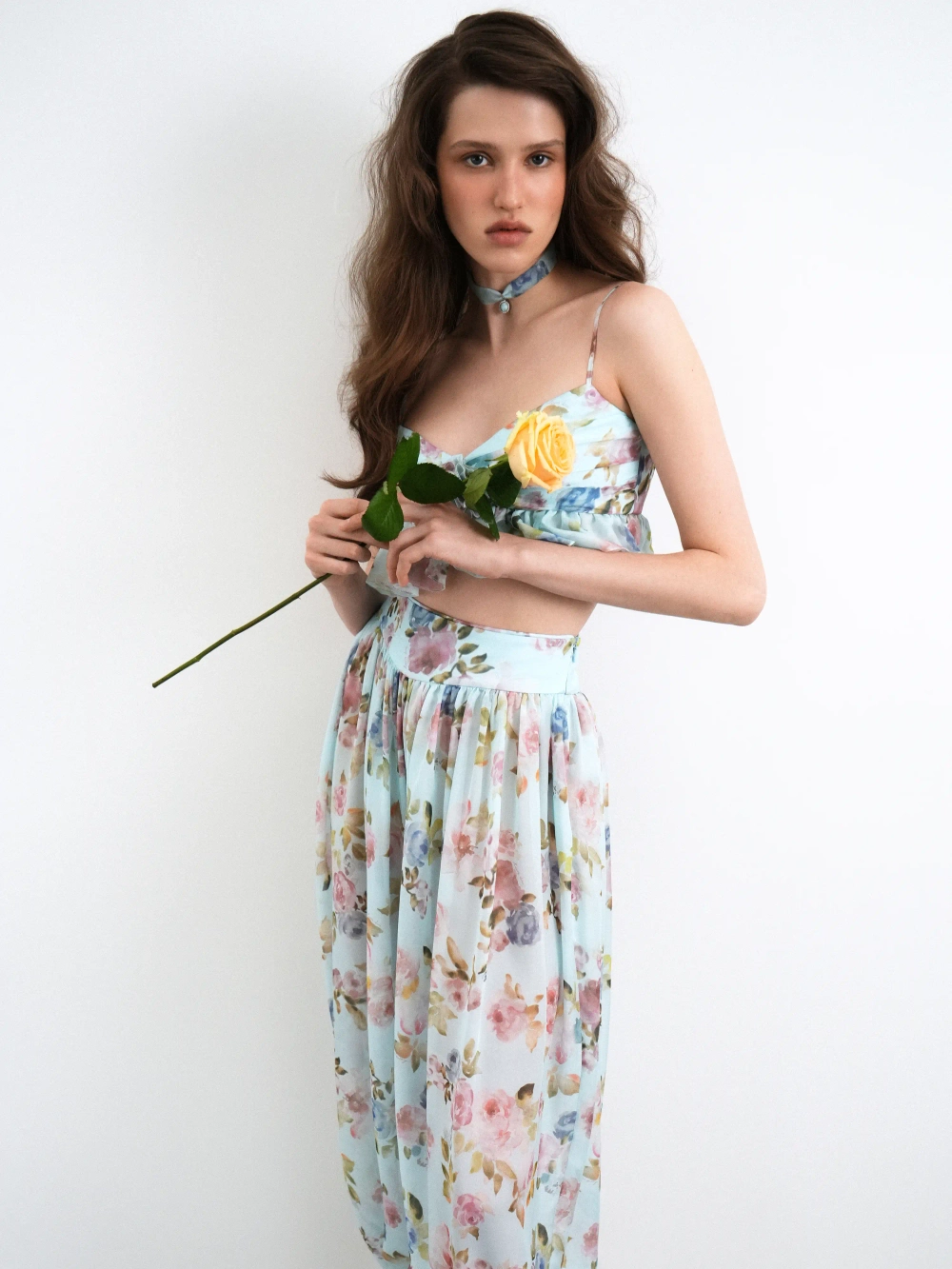 Эви (Evie), брюки с рюшей из голубого шифона с цветочным принтом