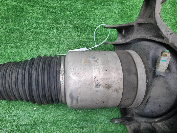 Стойка пневматическая левая Voyah Free (2021-н.в.)