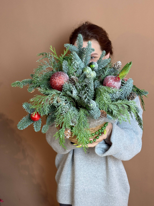 Букет "Новогоднее Очарование", Нобилис, Туя, Гиацинт, Шары, шишки