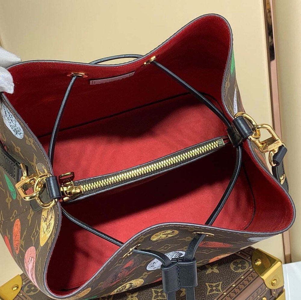 Louis Vuitton NeoNoe MM