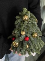 Елочная композиция  h35см - в красно-золотых оттенках с гирляндой