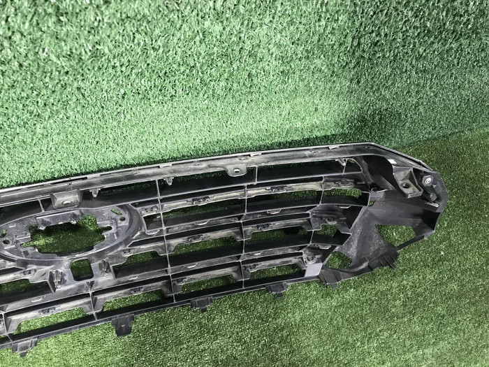 Решетка радиатора Toyota Land Cruiser 200 (2015-2021)