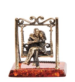 Народные промыслы AM-3282 Фигурка «Парочка на качелях» (латунь, янтарь)