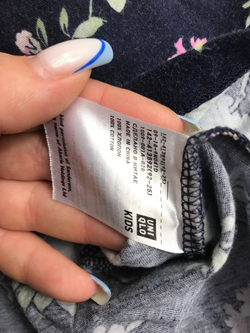 Платье Uniqlo удобное и практичное, на 9/10 лет