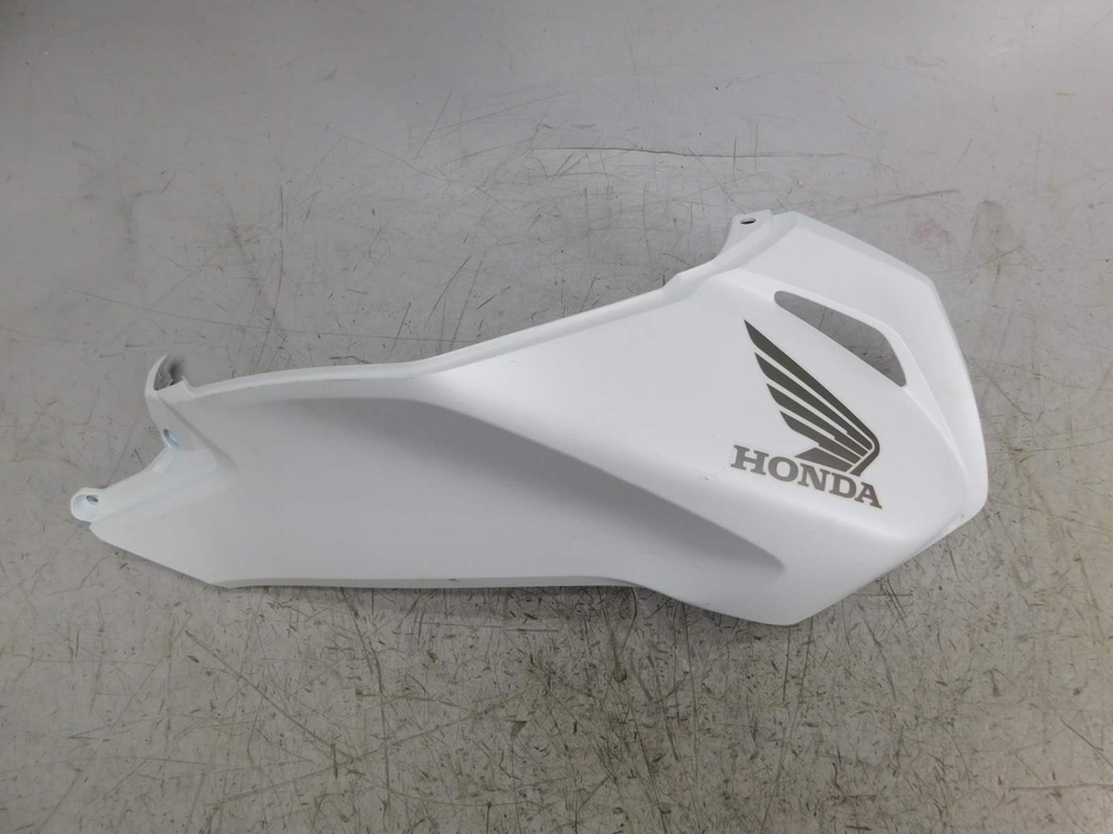 Пластик бака правый Honda NC700S NC750S RC61 RC70 64201-MGS-D100