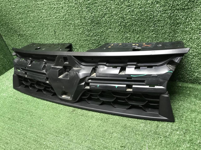 Решетка радиатора Renault Duster 1 (2015-2021)