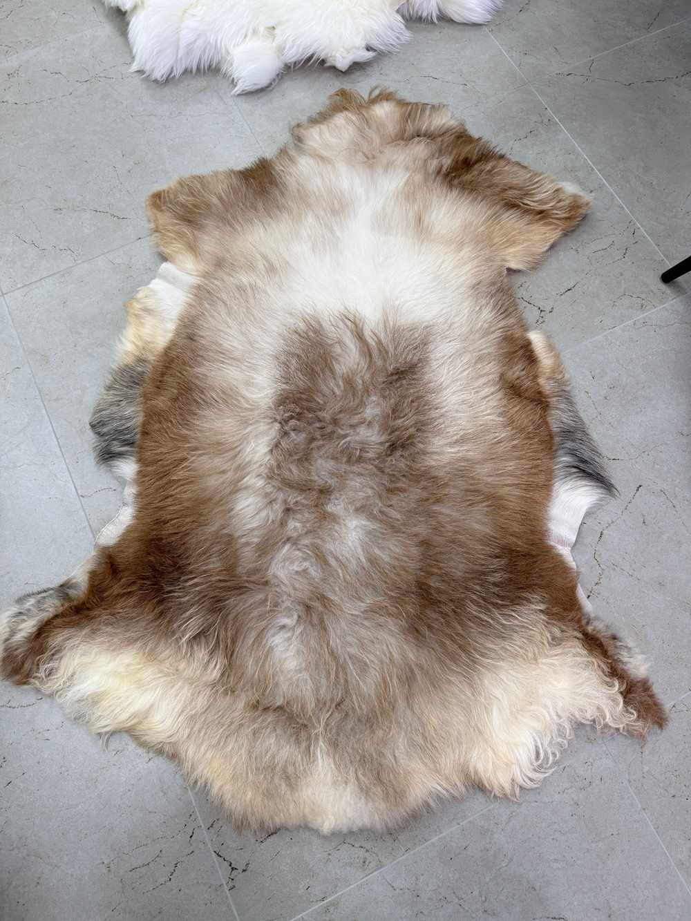 Шкура коврик меховой прикроватный овчина, 120х65 см.