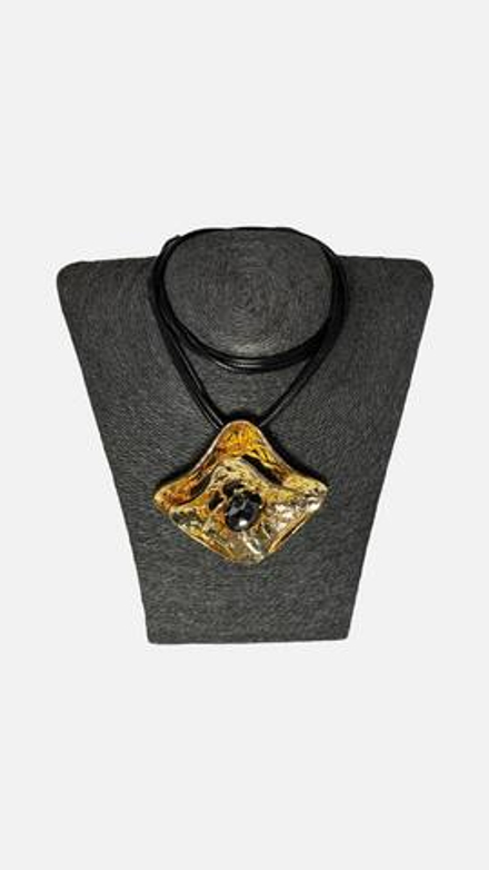 Бижутерия цветок золото с камнем