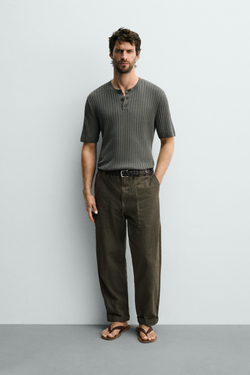 ZARA ФУТБОЛКА В РУБЧИК С ВОРОТНИКОМ ХЕНЛИ, ХАКИ