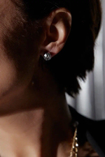 Серьги пусеты круглый кристалл 0,9 см, оттенок серебро