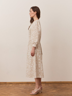 Платье с вырезом-сердечко