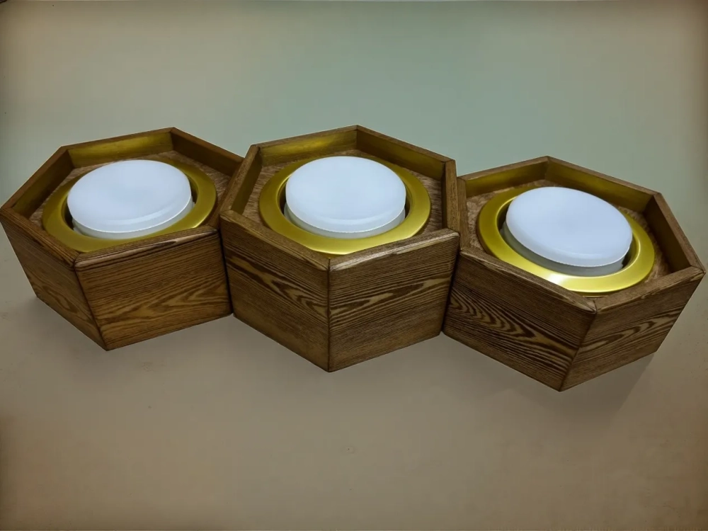 Светильник накладной "Соты" тройной