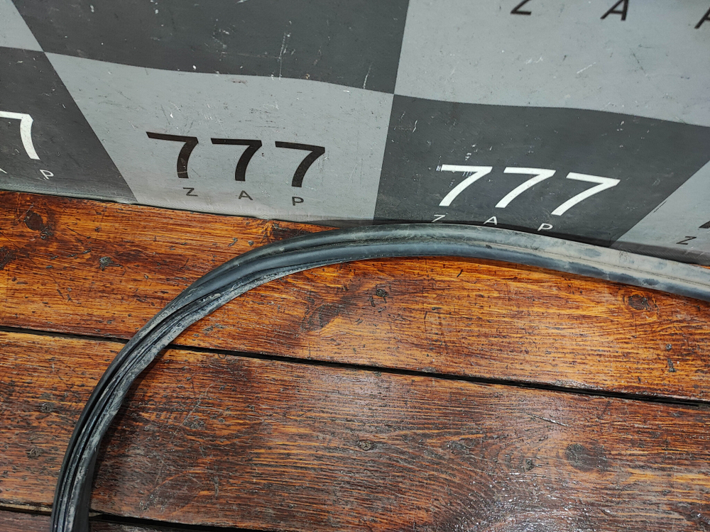 Уплотнитель крышки багажника Chery Tiggo 7 Pro 20-24 Б/У Оригинал 554000267AA