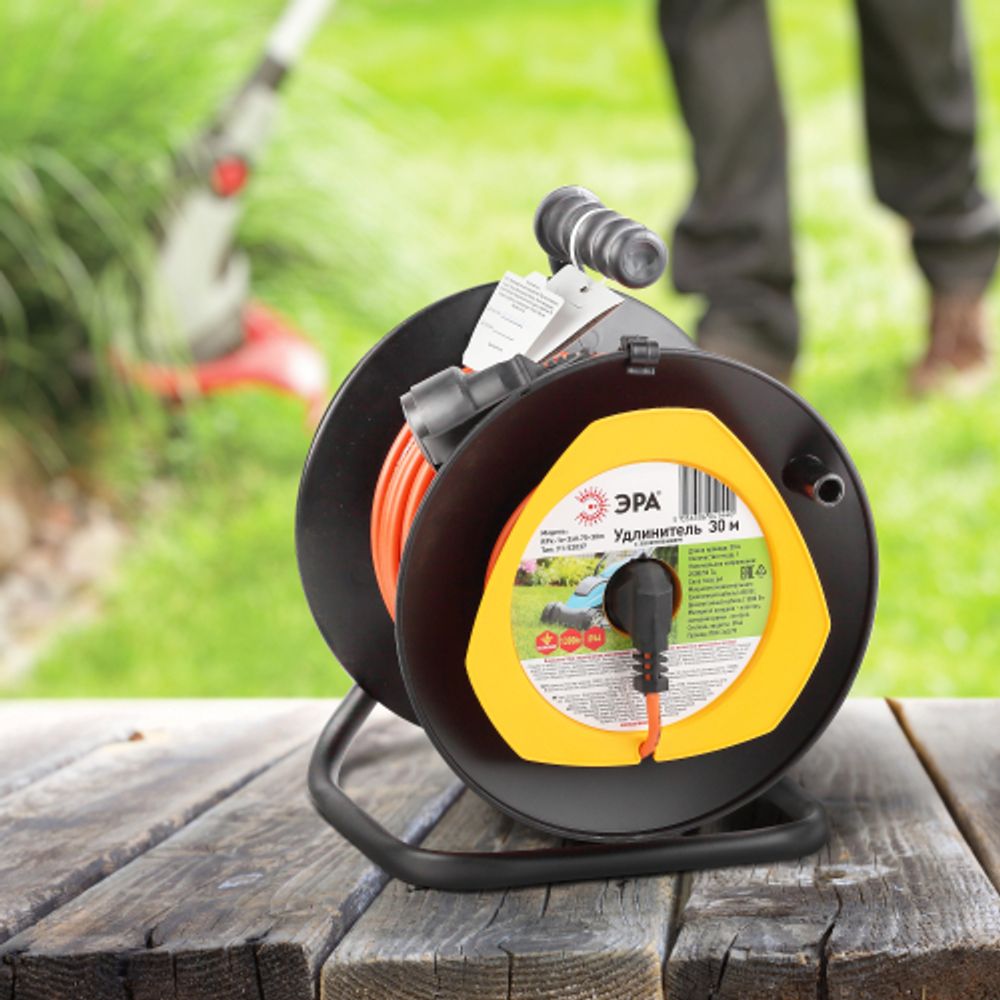 Удлинитель силовой ЭРА RPx-1e-3х0.75-30m для газонокосилки c заземлением 1 розетка 30м ПВС 3х0.75мм2