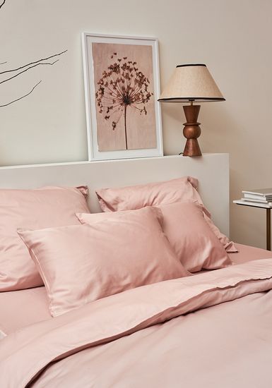 Простыня на резинке из премиального сатина цвета пыльной розы из коллекции essential, 200х200х30 см