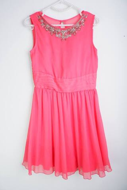 Платье с красивой отделкой, визуально 42 размер