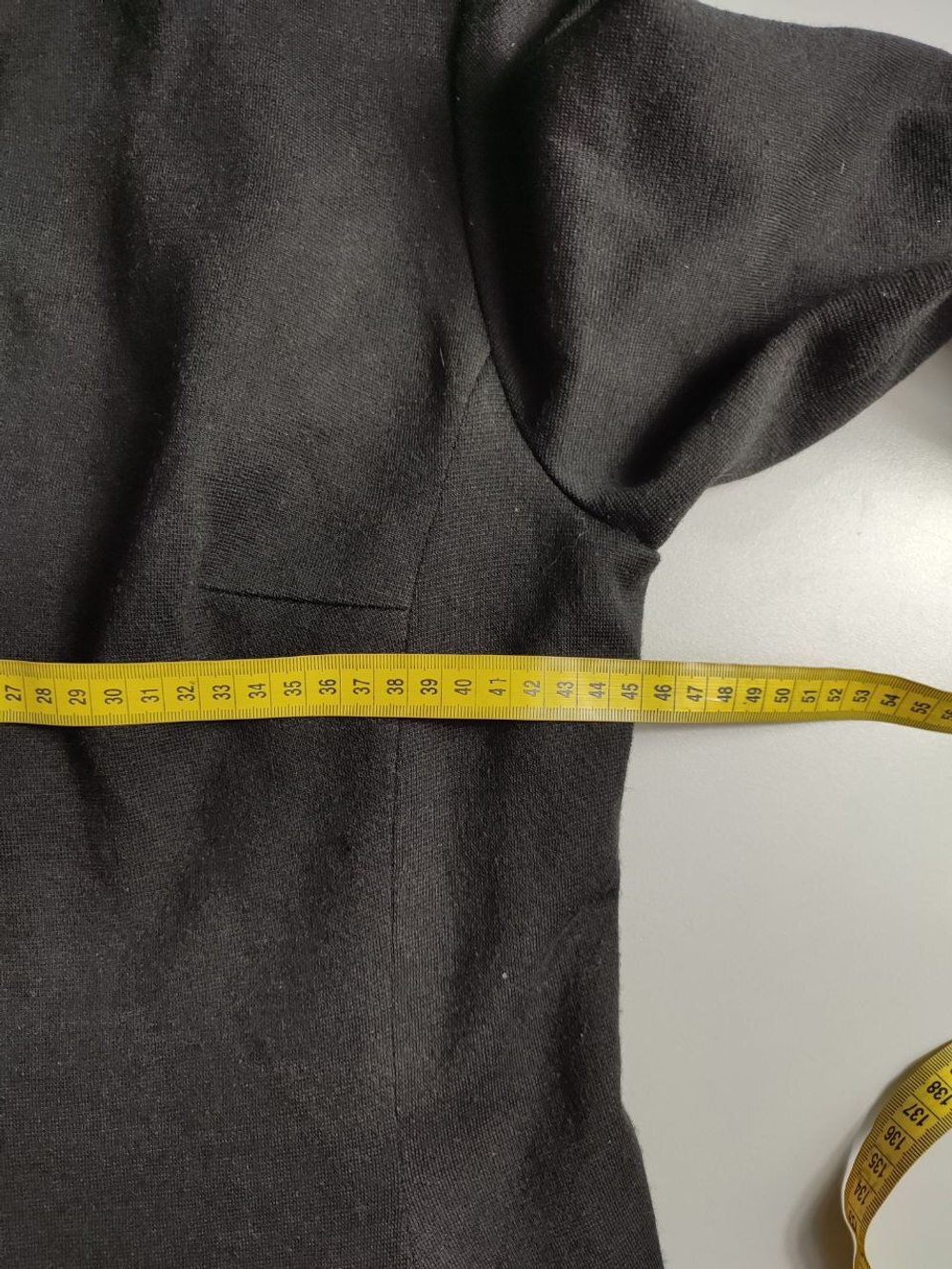 Платье с отделкой из бисера, визуально 46 размер