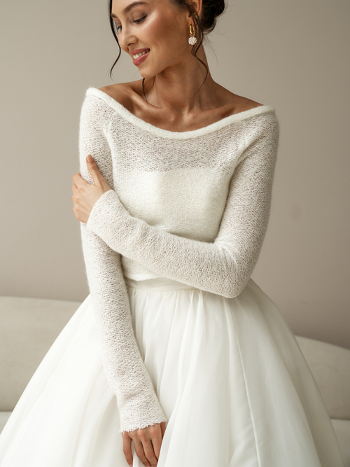 Шерстяное свадебное болеро с открытыми плечами