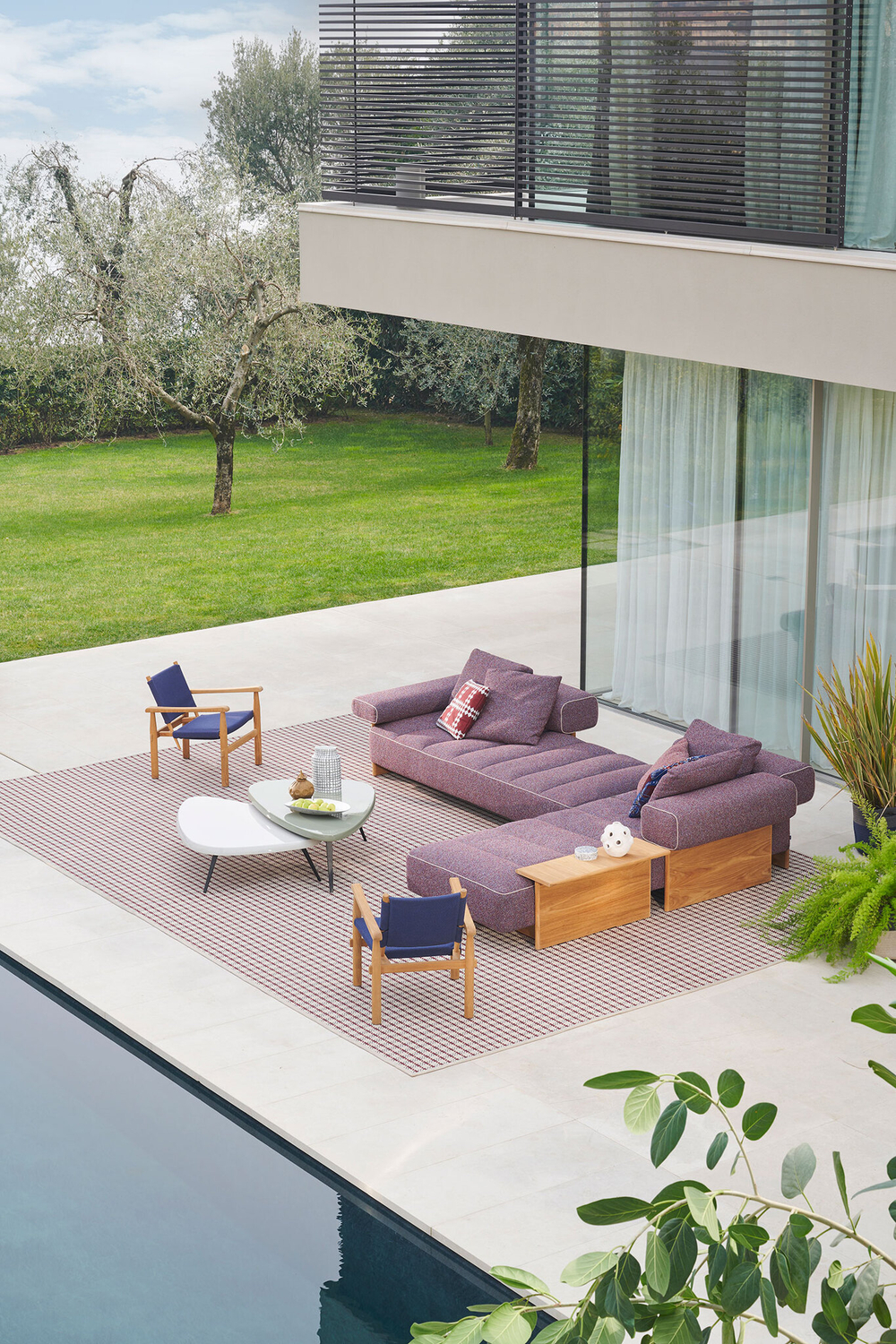 Стол Cassina MEXIQUE OUTDOOR LOW TABLE