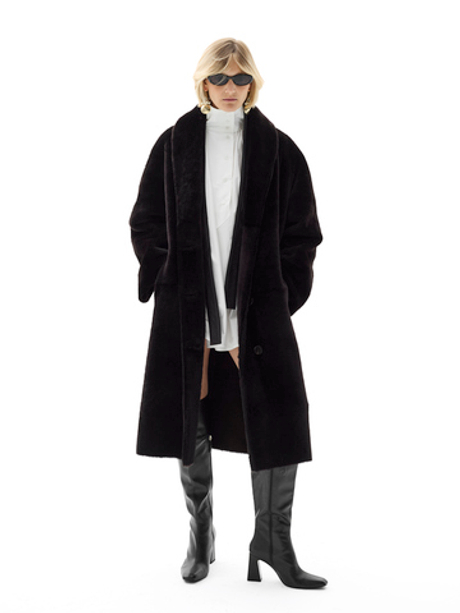 Двусторонняя дубленка шоколадного цвета с поясом