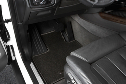 Коврики в салон для NISSAN Terrano 2014-, кроссовер, без ручки для дистанционного открытия лючка бензобака, 4 шт. (текстиль) KVR01365501200K