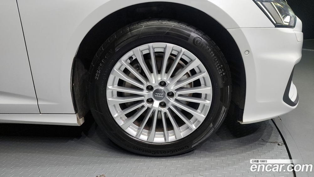 Audi A6 (C8) 45 TFSI Premium (08.2020)