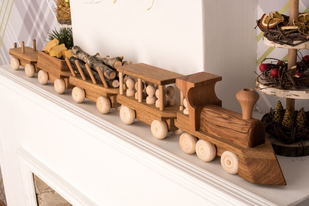 Большой паровозный состав с 4 вагонами, Леснушки