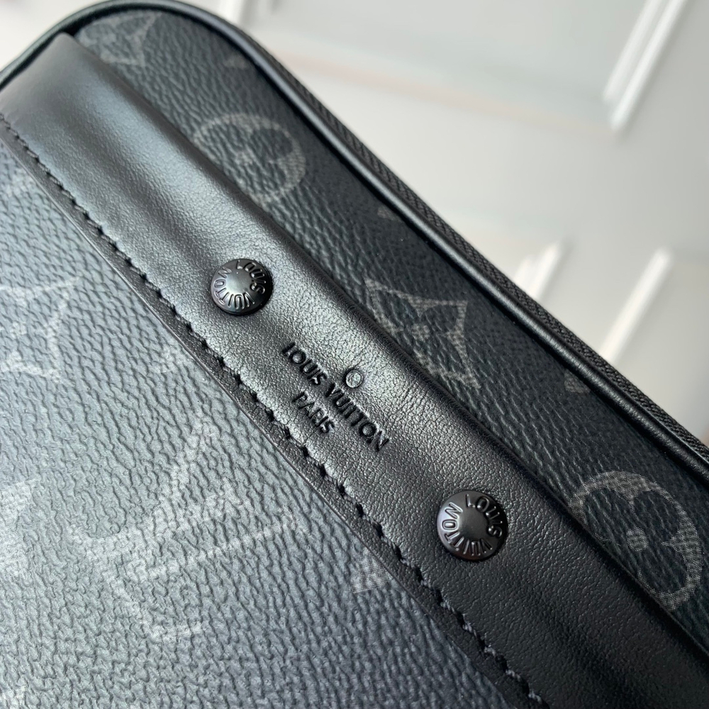 Louis Vuitton Alpha Wearable Wallet