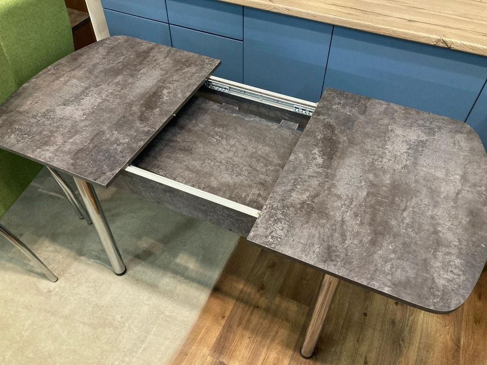 Стол разд ЛДСП подстолье прямое хром Царг.пояс бетон темный Ст-ца камень темный