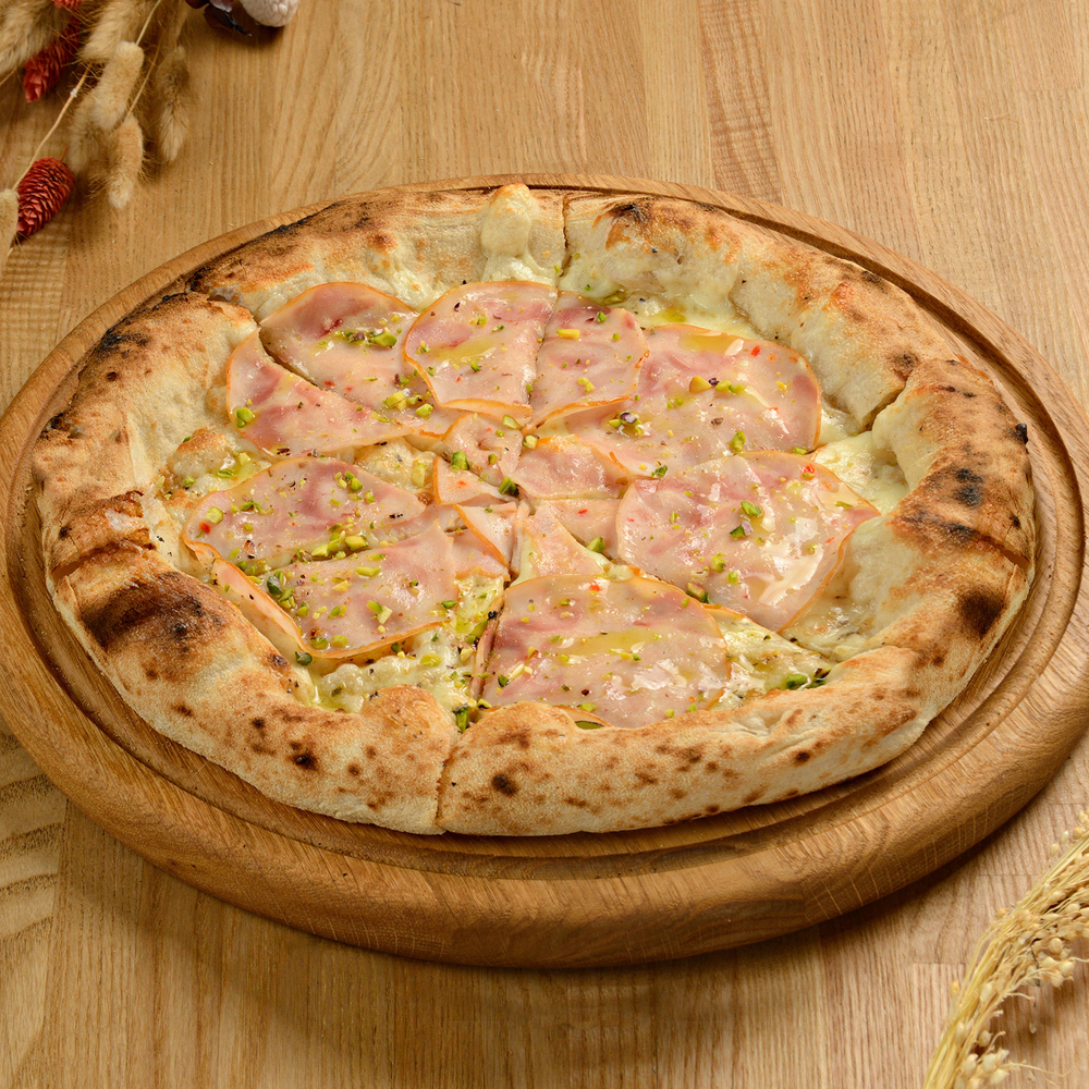 Ветчина с трюфельным соусом 30см