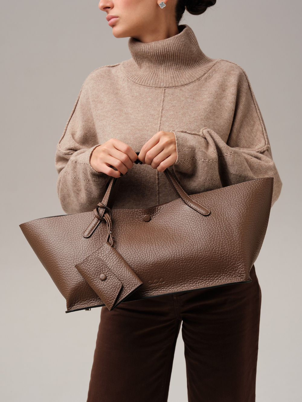 Женская кожаная сумка DBR 31136 коричневый какао