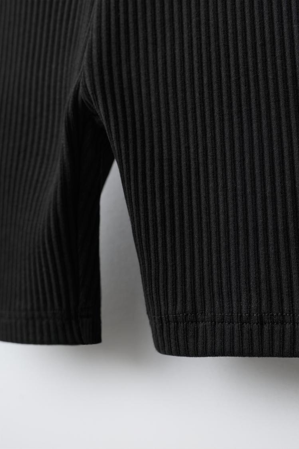 ZARA ВЕЛОСИПЕДКИ В РУБЧИК С РЕЛЬЕФНОЙ НАДПИСЬЮ, ЧЕРНЫЙ