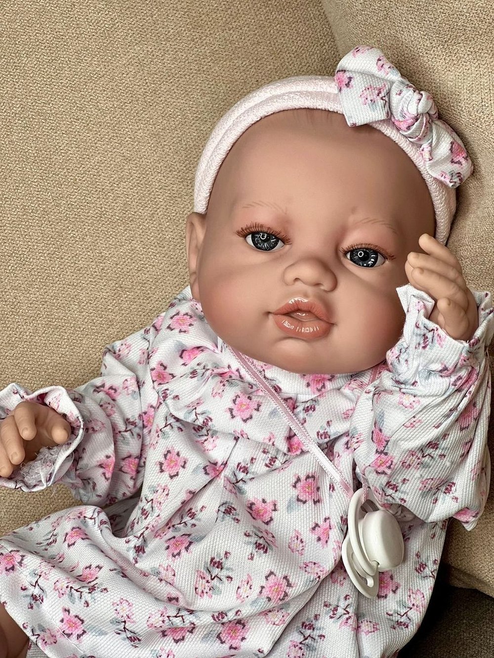 Кукла Berbesa виниловая 42см Recien Nacido с пледом (5122K)